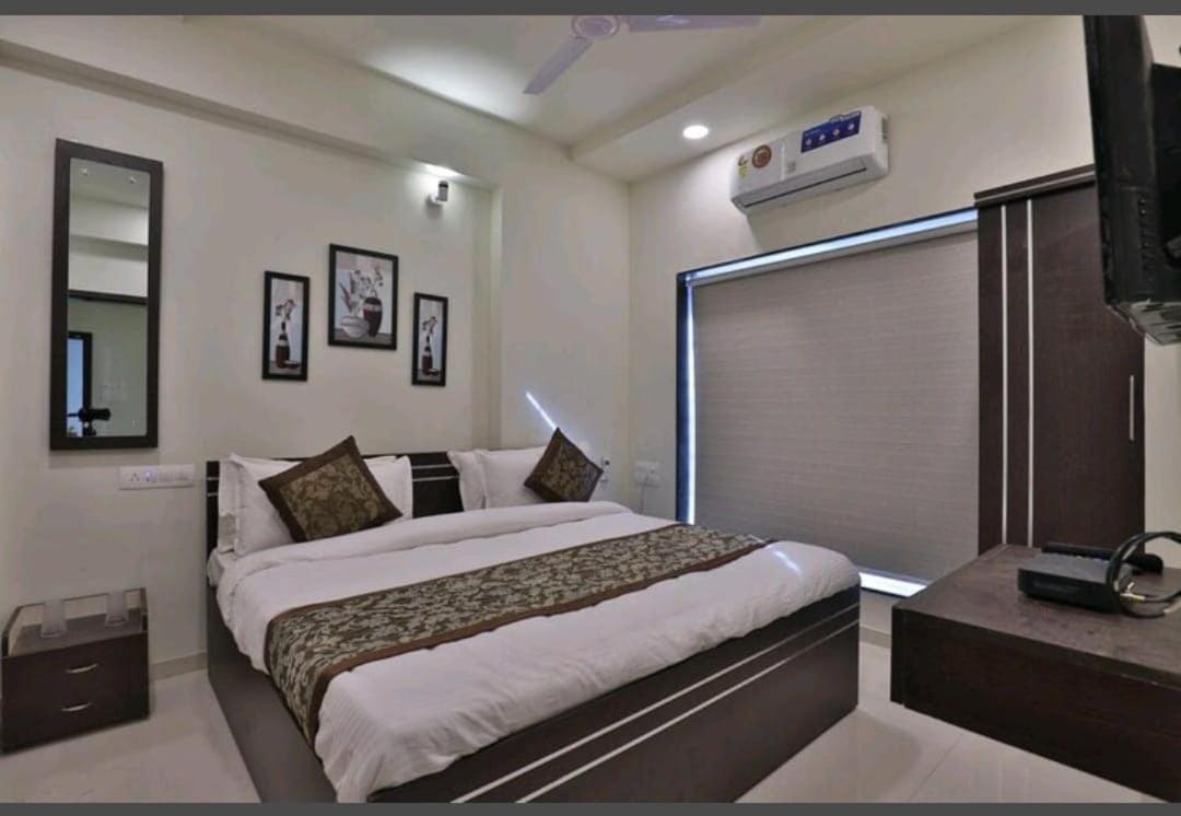 Oyo 80228 Hotel Richa Hālol Εξωτερικό φωτογραφία
