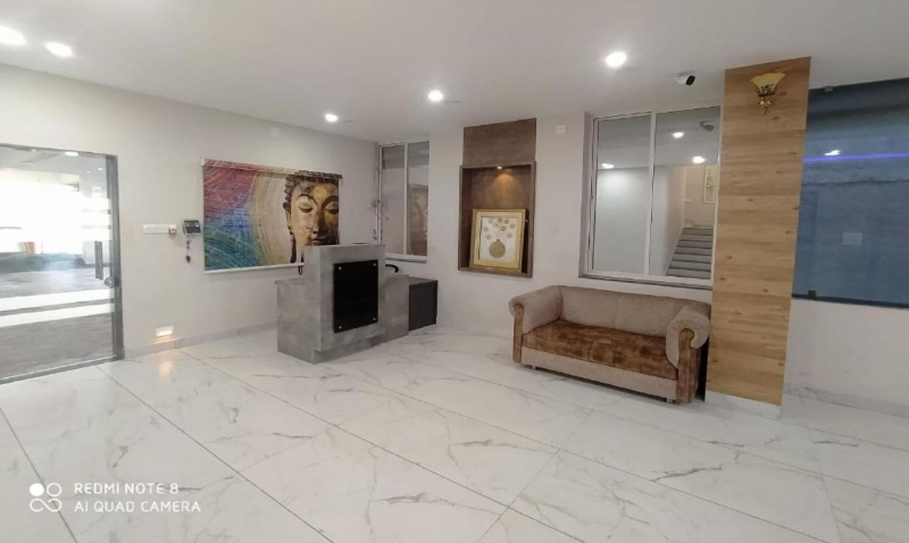 Oyo 80228 Hotel Richa Hālol Εξωτερικό φωτογραφία